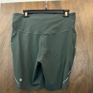 Lululemon Base Pace Shorts *Reflective Size 14